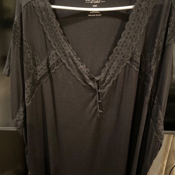 Torrid blouse - Picture 2 of 6